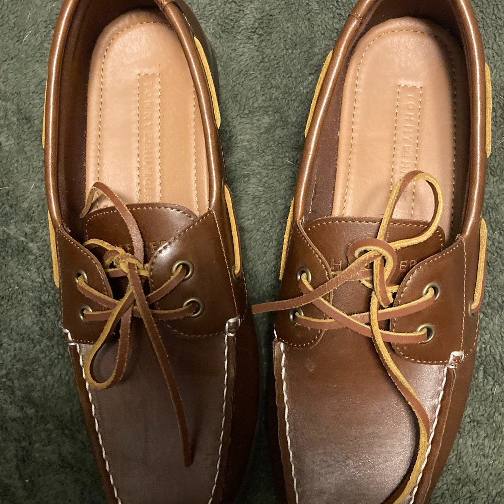 Tommy Hilfiger boat shoes. size 8.5